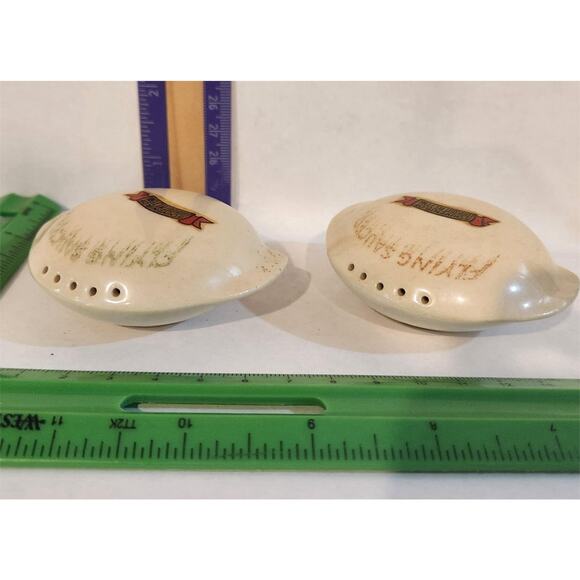 Norcrest Flying Saucer UFO Alien Salt Pepper Shaker Set Vintage Lookout Mt Tenn - Picture 2 of 3